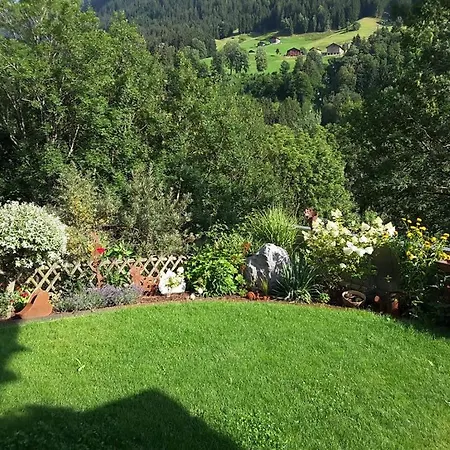 Loretz Luzia Apartment *