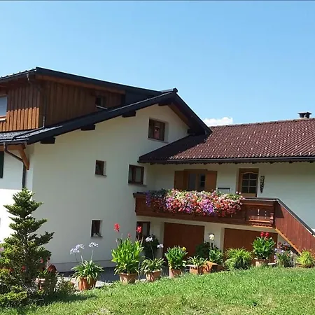 Loretz Luzia Apartment *